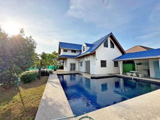 4 Bedrooms House For Sale in East Pattaya
