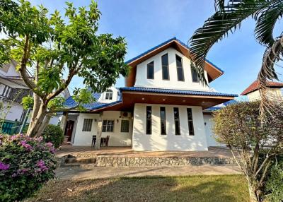 4 Bedrooms House For Sale in East Pattaya