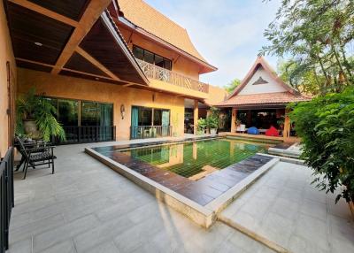 3 Bedrooms Pool Villa for sale at Lanna Villas