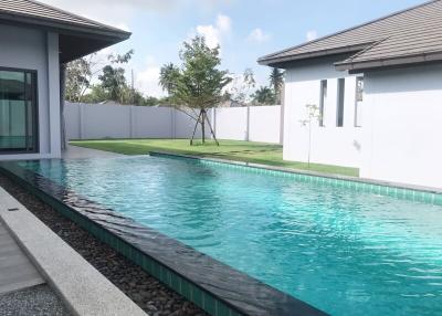 Pool villa modern style in Huay Yai