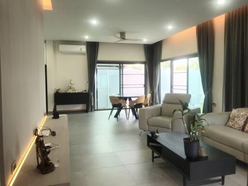 Pool villa modern style in Huay Yai