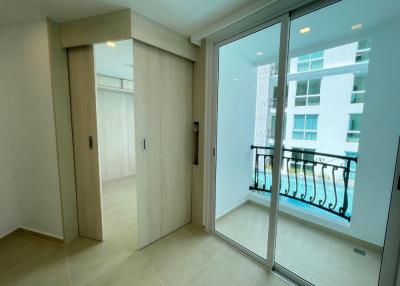 1 bedroom Pool view for sale in South Pattaya