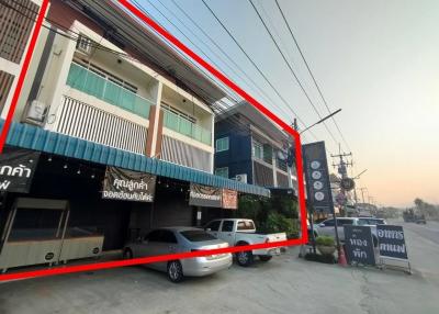 4 Commercial Buildings for Sale with Business at Pong (Mabprachan Lake)