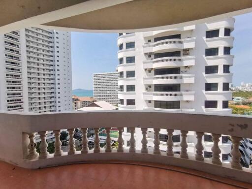 Sea View Condo for sale at Jomtien Complex Condotel