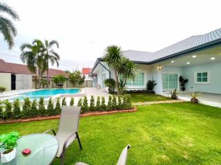 Luxury Pool Villa For Sale in East Pattaya