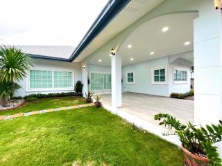 Luxury Pool Villa For Sale in East Pattaya