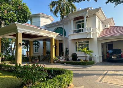 Luxury House For Sale in Pratamnak