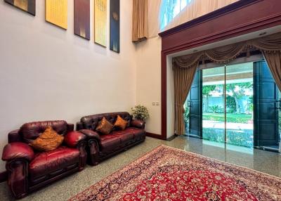 Luxury House For Sale in Pratamnak