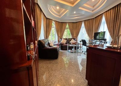 Luxury House For Sale in Pratamnak