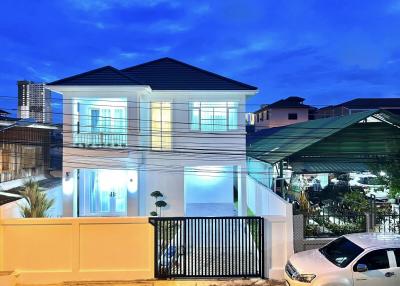 2-Storey Detached House For Sale in East Pattaya