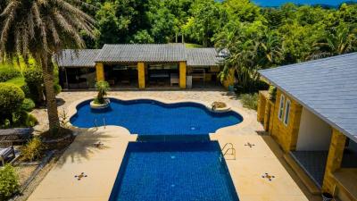 Commercial: Unique, sizeable resort property in Bang Saray