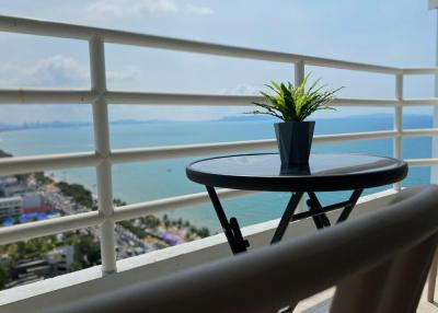 Stunning High Floor large Studio in View Talay 7, Jomtien!