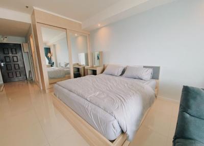 Stunning High Floor large Studio in View Talay 7, Jomtien!