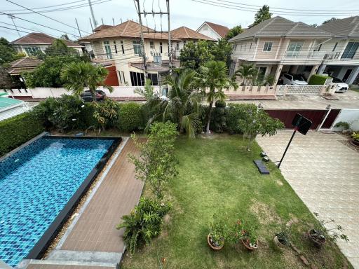 Central Park Hillside House For Sale with Swiming pool