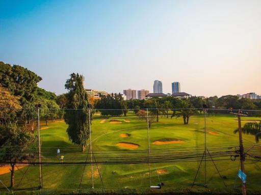 Freehold land with buildings, located in Pattaya on Pratumnak Soi 4