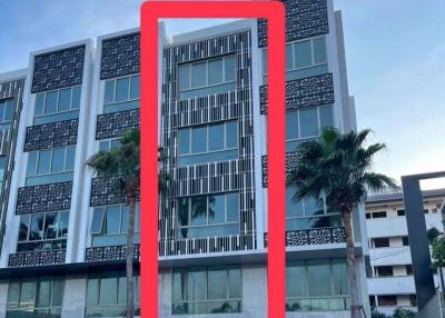 The Riviera Jomtien Commercial Building For Sale