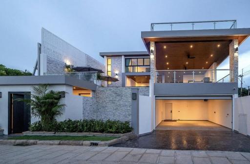 Ultra-modern luxury pool villa for sale Siam Royal View