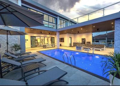 Ultra-modern luxury pool villa for sale Siam Royal View