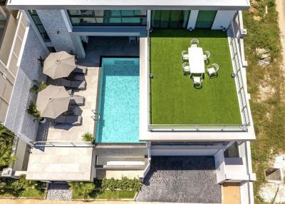 Ultra-modern luxury pool villa for sale Siam Royal View