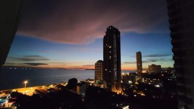 Condo For Sale at Deblue Sky (Thepprasit)