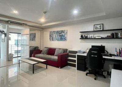Condo For Sale at Deblue Sky (Thepprasit)