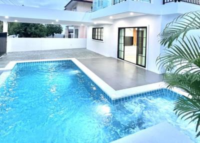 2 Storey Pool Villa For Sale in East Pattaya