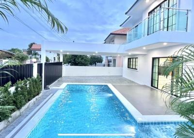 2 Storey Pool Villa For Sale in East Pattaya