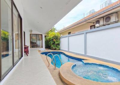 Pool Villa  For Rent At Jomtien