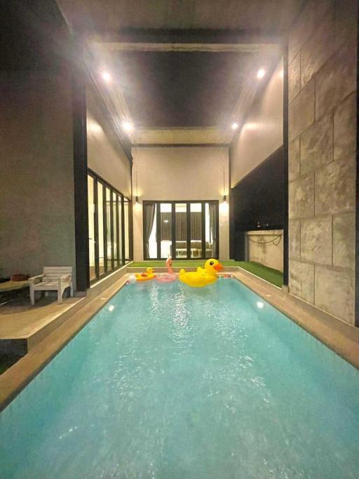 Pool Villa  For Sale and Rent at Hauiyai