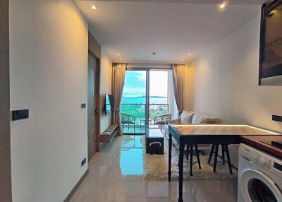 Luxury condo For rent with a sea view