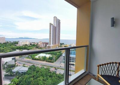 Luxury condo For rent with a sea view