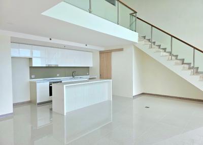 Penthouse for sale A new duplex on a luxury At  Rivera Jomtien