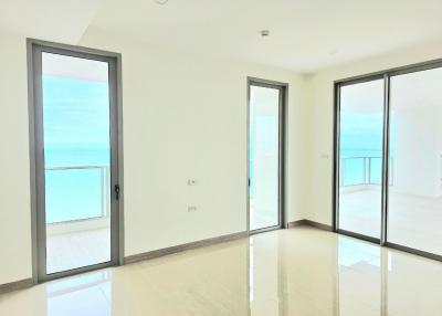 Penthouse for sale A new duplex on a luxury At  Rivera Jomtien