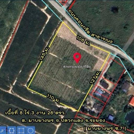 Aerial view of a vacant land plot with marked boundaries