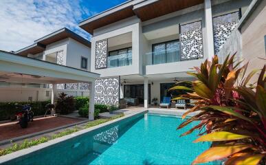 Luxury Pool Villa For Sale at The Serenity Jomtien