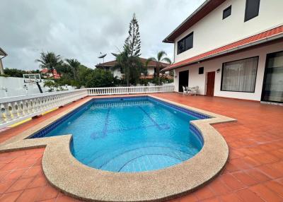 Private pool Villas For Rent  in East Pattaya