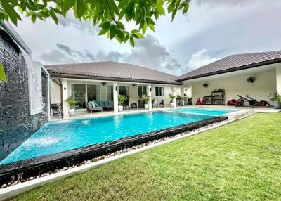 Pool Villa For Sale at Huay Yai
