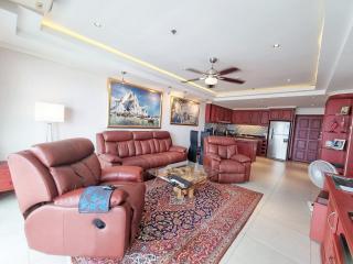 Stunning room at View Talay 5D 2 bedrooms Seaview for Sale