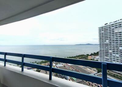 Sea View Condo For Sale at Jomtien Plaza Condotel