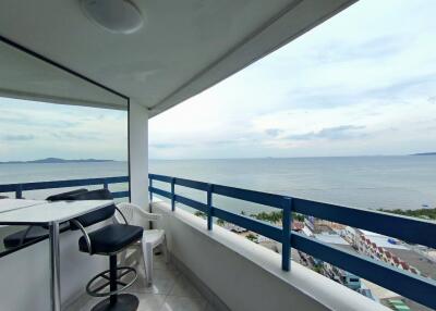 Sea View Condo For Sale at Jomtien Plaza Condotel