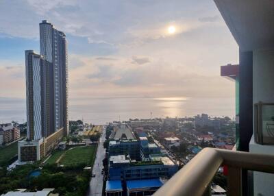 Stunning Sea View Luxury Condo For Rent