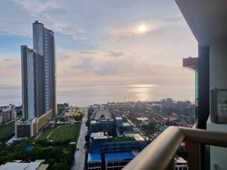 Stunning Sea View Luxury Condo For Rent