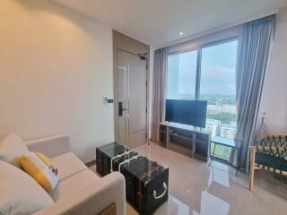 Stunning Sea View Luxury Condo For Rent