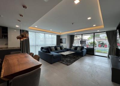 145 ตรม., 3 ห้องนอน, 2 ห้องน้ำ คอนโด ราคา ฿ 8,995,000