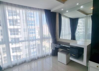 Modern Condo in Prime area for Rent