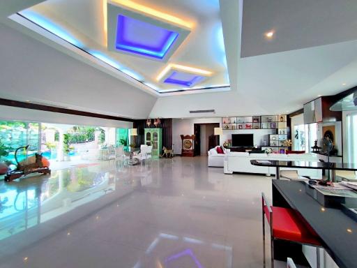 Luxury Pool Villa For Sale At Jomtien Park Villa