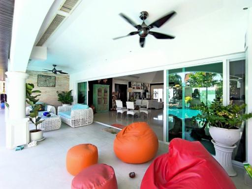 Luxury Pool Villa For Sale At Jomtien Park Villa