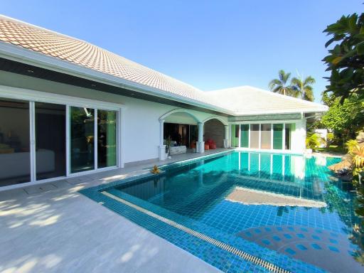 Luxury Pool Villa For Sale At Jomtien Park Villa