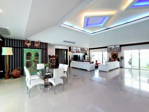 Luxury Pool Villa For Sale At Jomtien Park Villa