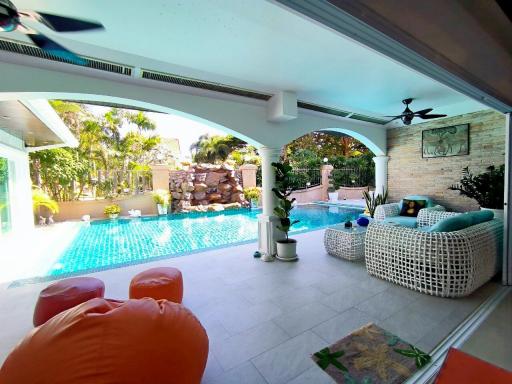 Luxury Pool Villa For Sale At Jomtien Park Villa